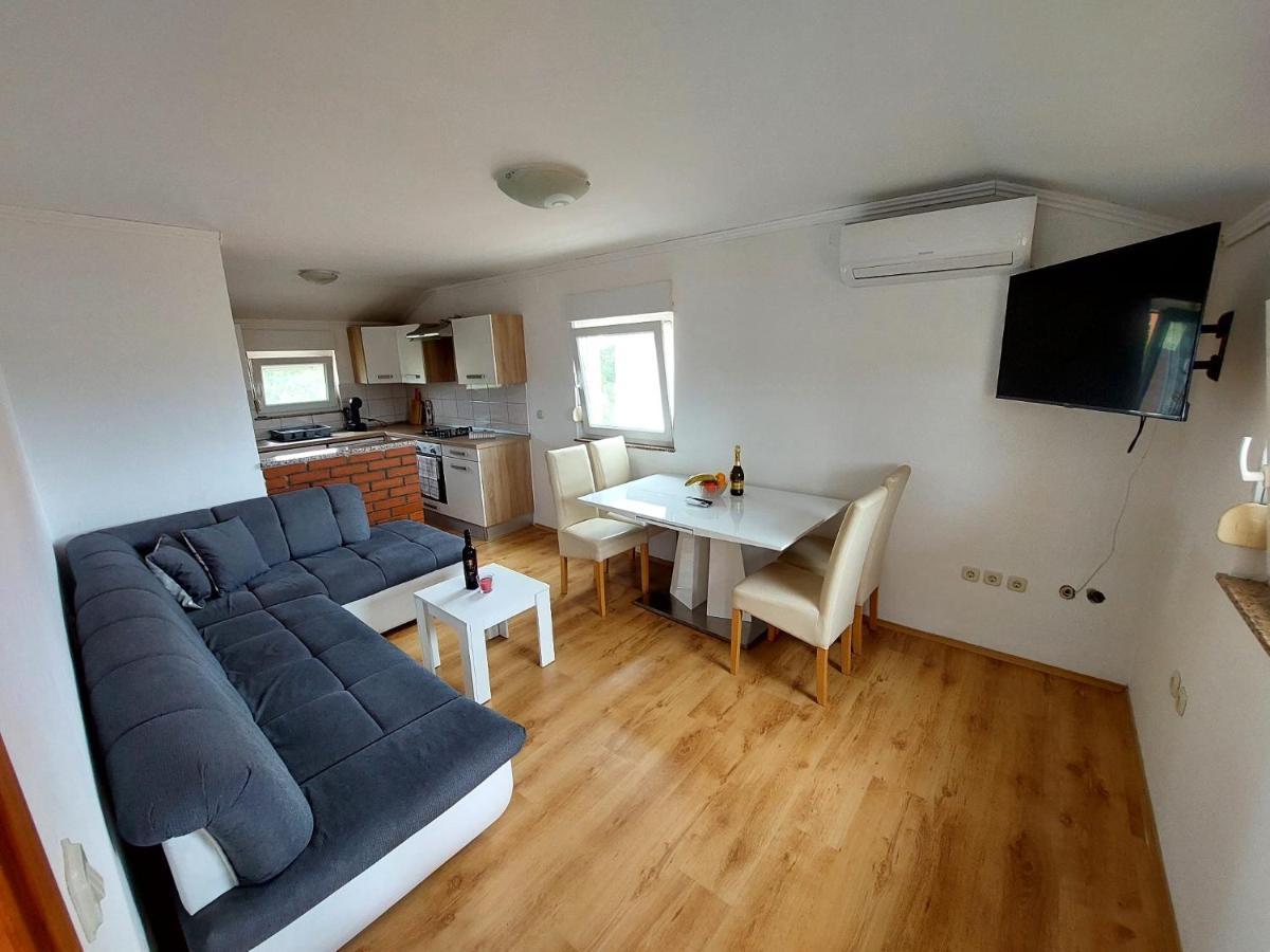 Apartman Zeljo Galižana Exterior foto