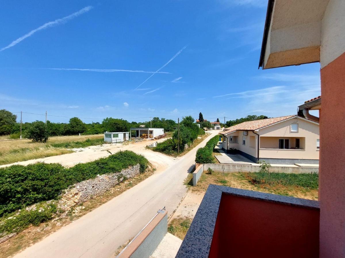 Apartman Zeljo Galižana Exterior foto