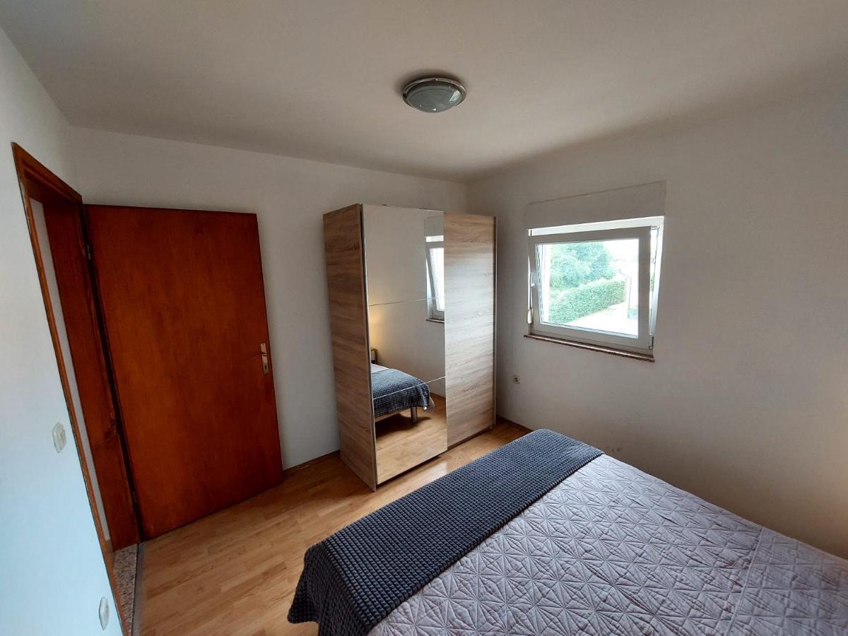 Apartman Zeljo Galižana Exterior foto