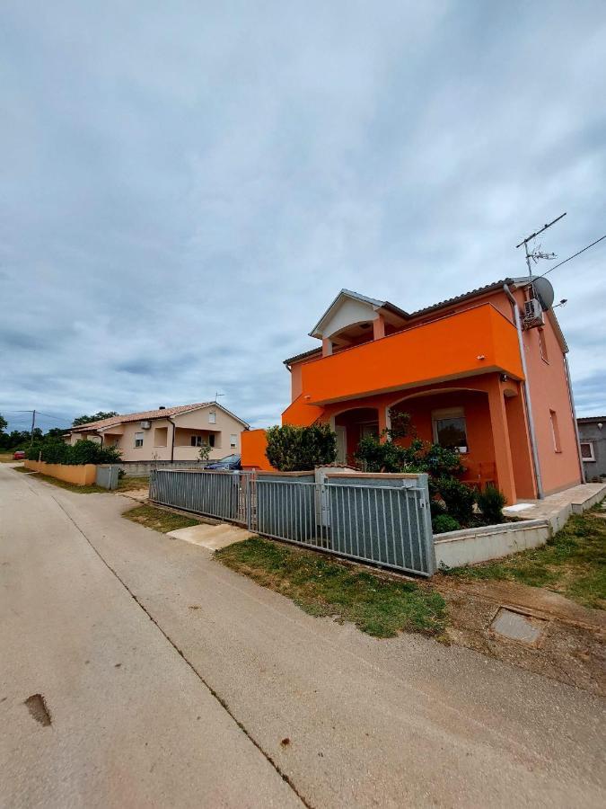 Apartman Zeljo Galižana Exterior foto